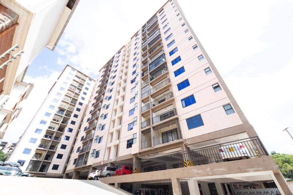 Furnished Apartment In Kilimani Nairobi Buitenkant foto